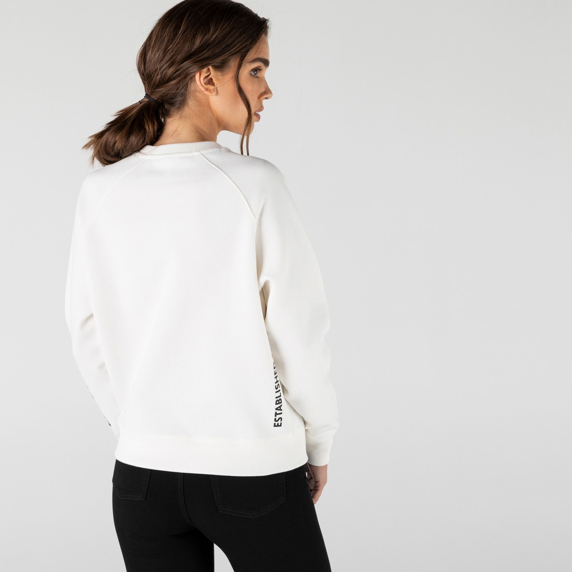 Lacoste L!VE Kadın Loose Fit Bisiklet Yaka Baskılı Beyaz Sweatshirt
