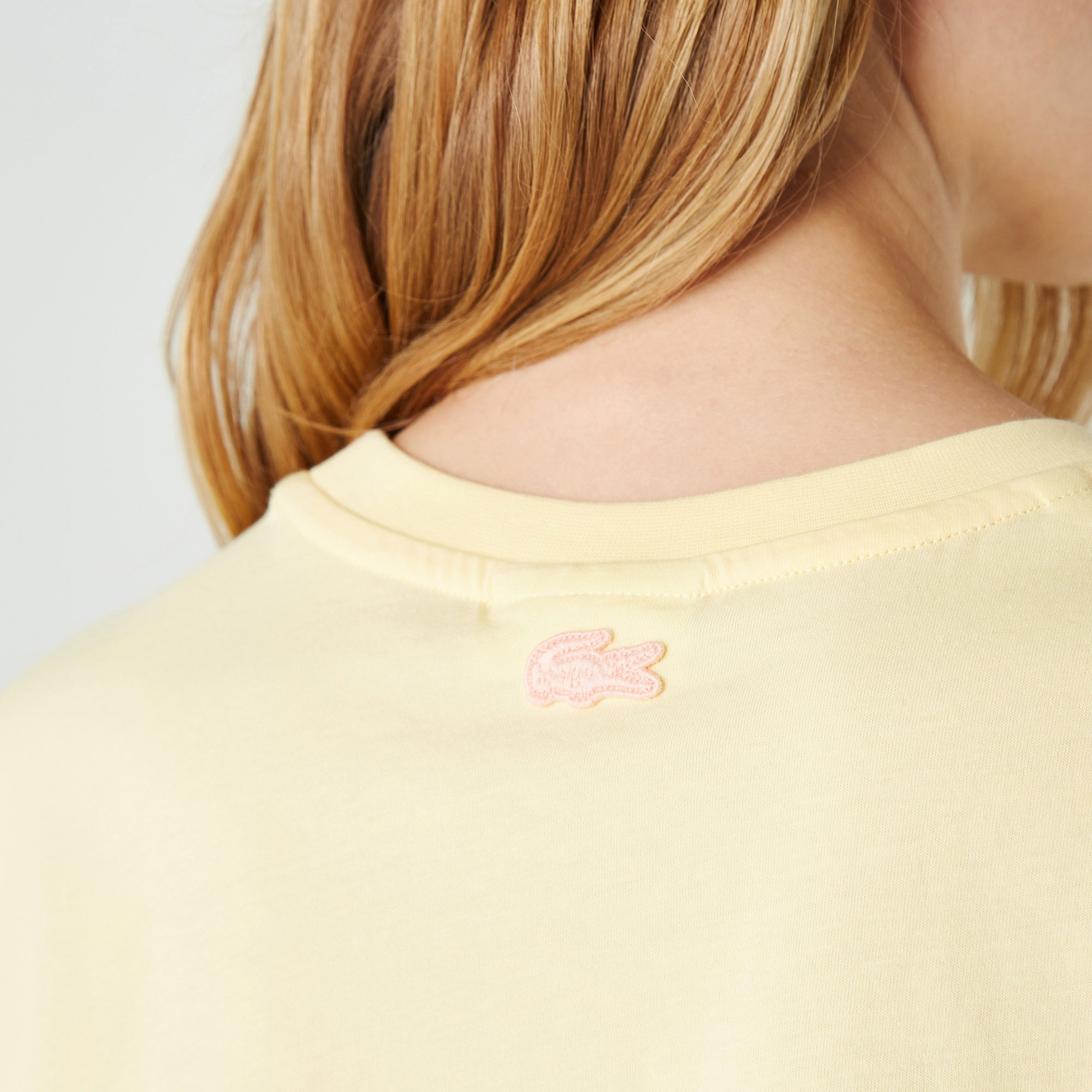 Lacoste Kadın Regular Fit Bisiklet Yaka Baskılı Açık Sarı T-Shirt