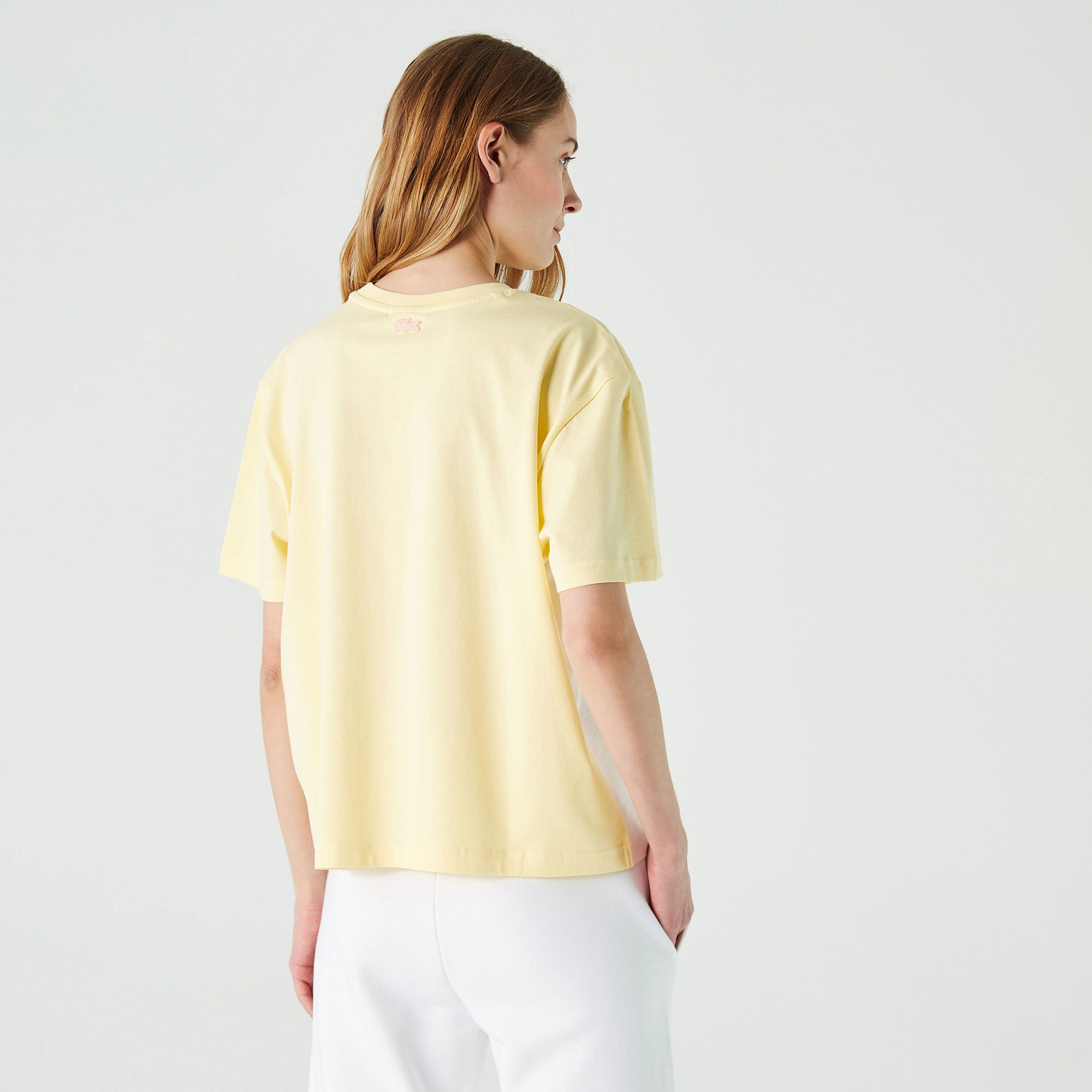 Lacoste Kadın Regular Fit Bisiklet Yaka Baskılı Açık Sarı T-Shirt