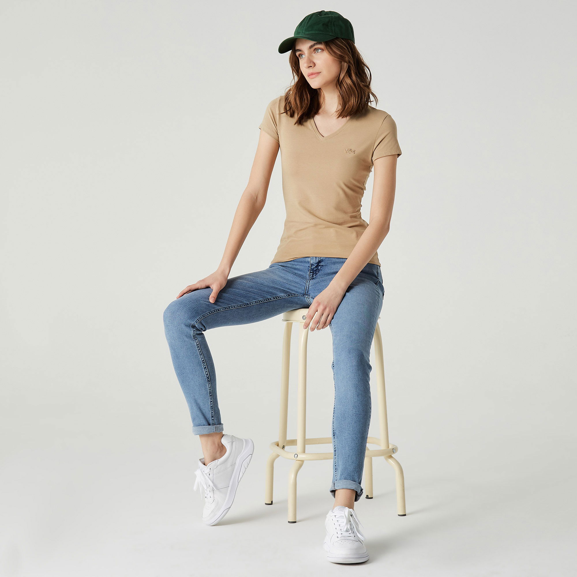 Lacoste Kadın Slim Fit V Yaka Bej T-Shirt