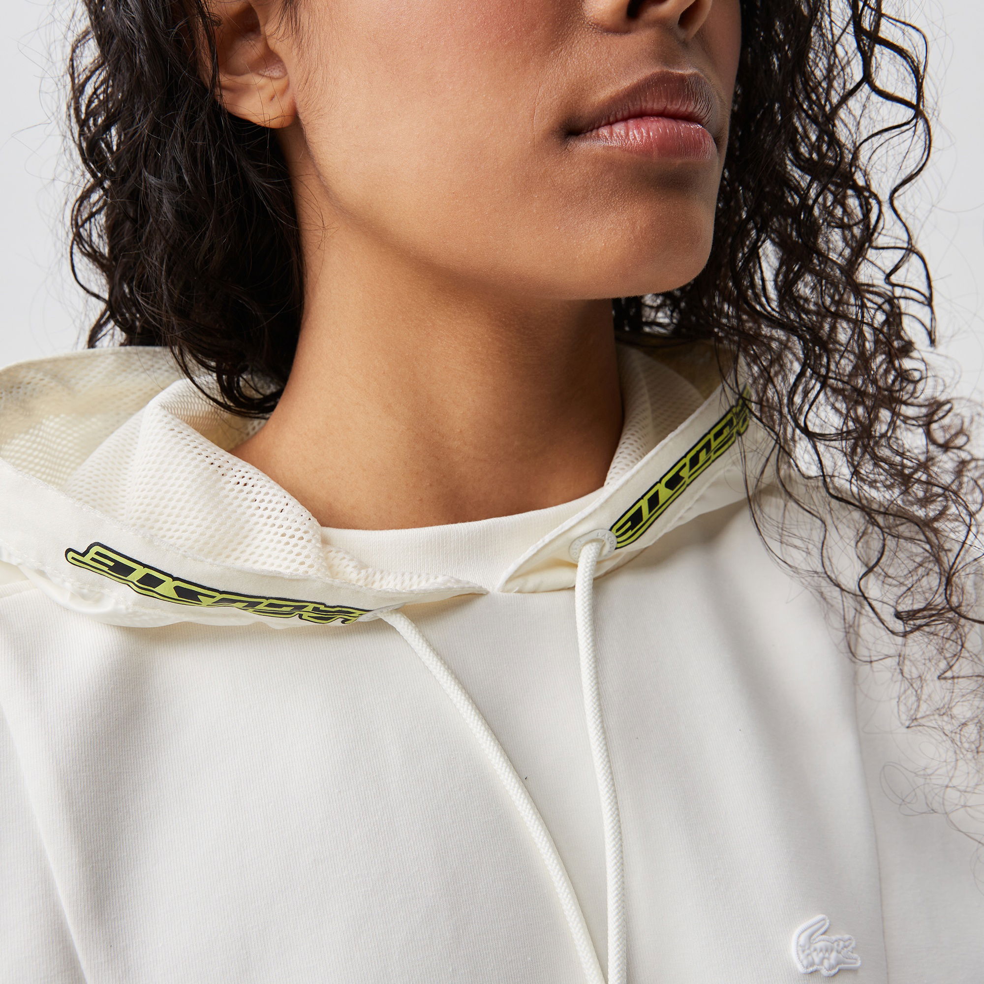 Lacoste Kadın Slim Fit Kapüşonlu Renk Bloklu Beyaz Sweatshirt