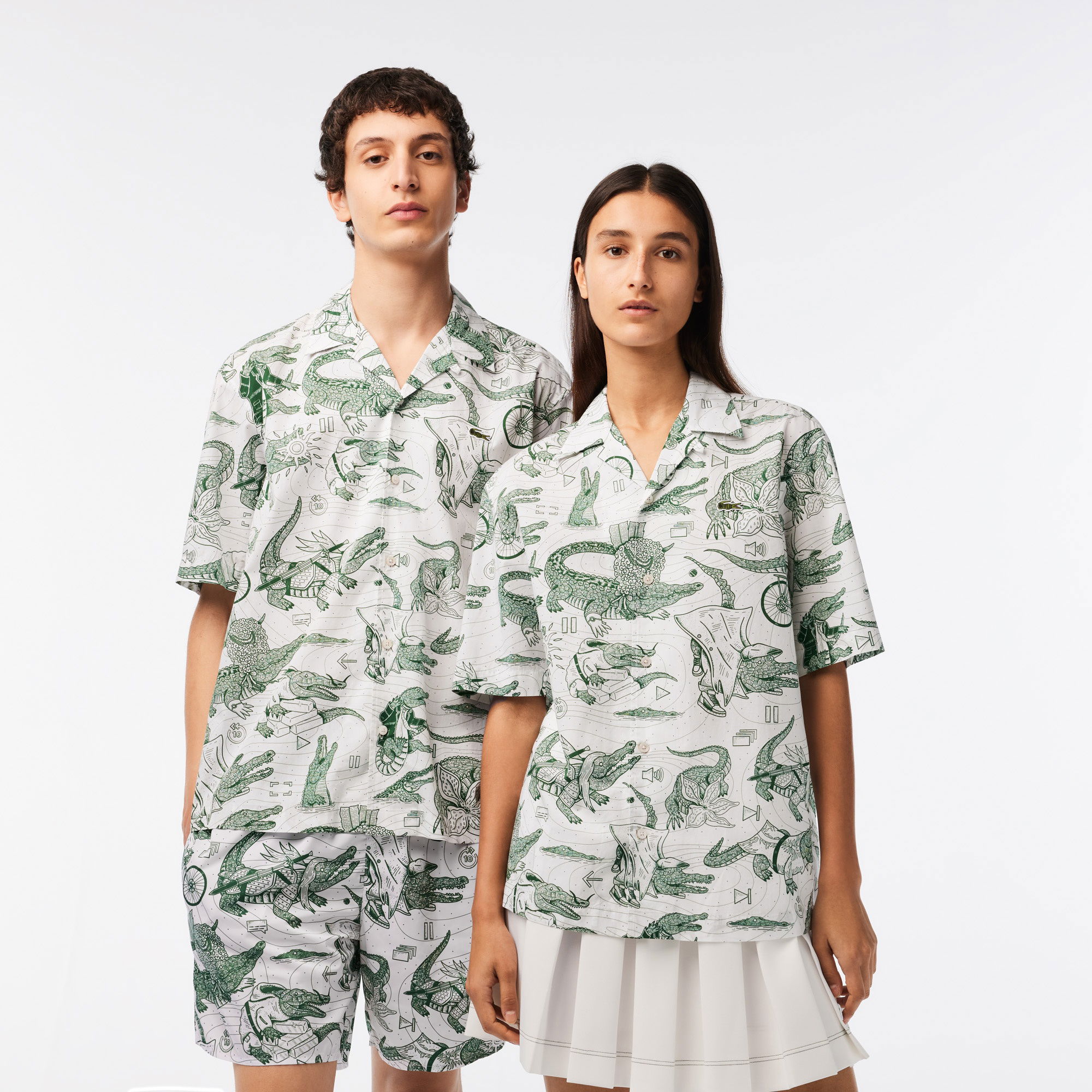 Lacoste x Netflix Unisex Relaxed Fit Kısa Kollu Desenli Bej Gömlek