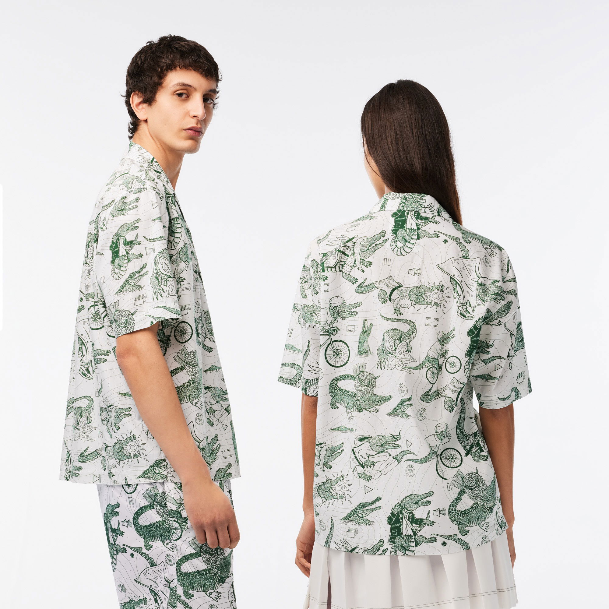 Lacoste x Netflix Unisex Relaxed Fit Kısa Kollu Desenli Bej Gömlek