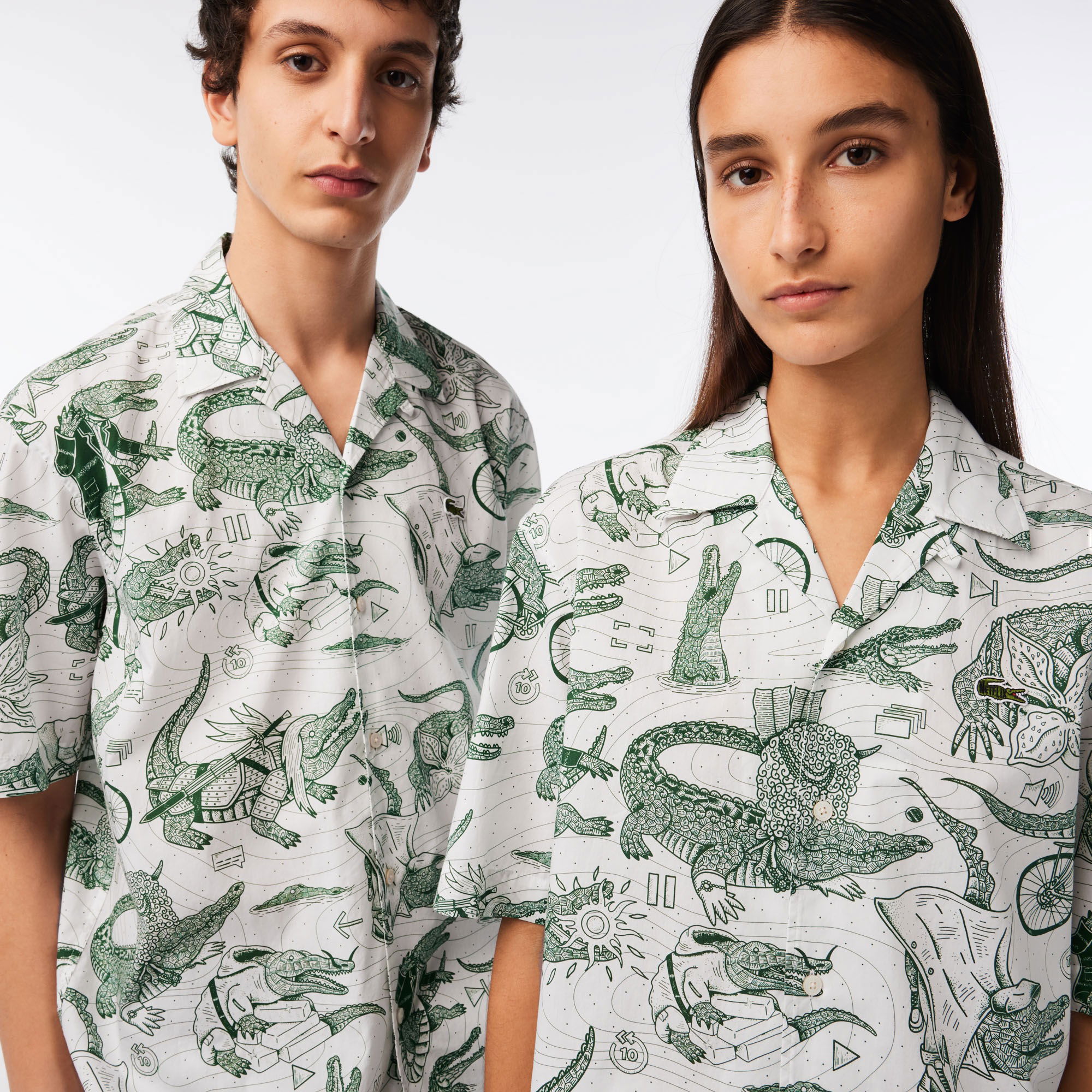 Lacoste x Netflix Unisex Relaxed Fit Kısa Kollu Desenli Bej Gömlek