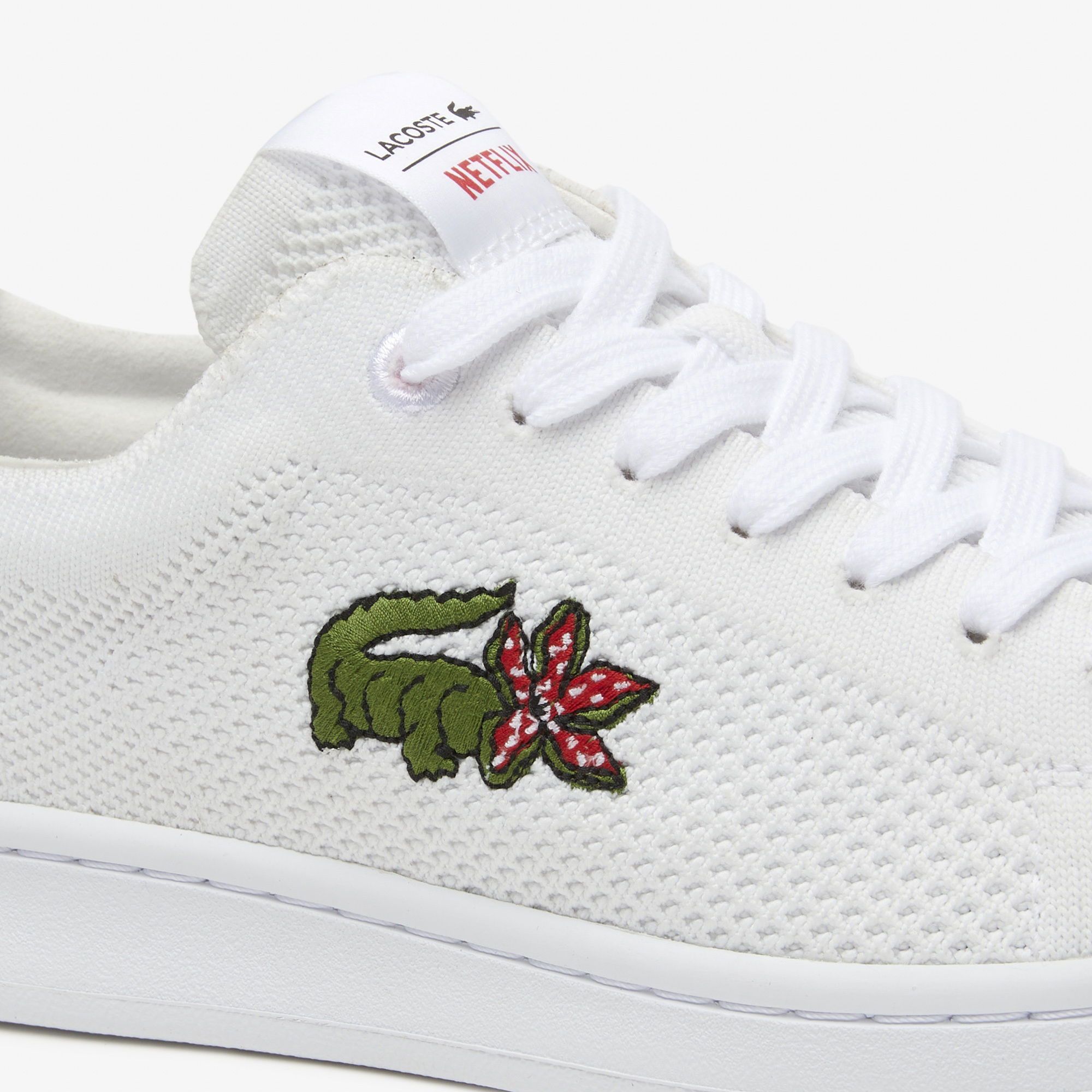 Lacoste x Netflix Carnaby Piquée Kadın Beyaz Sneaker