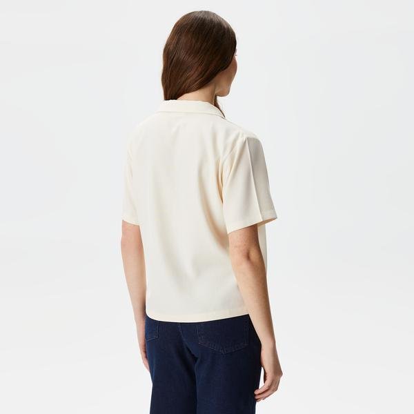 Dámská košile Lacoste Relaxed Fit s krátkým rukávem bílá